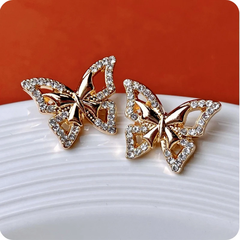 10pcs Metal Button DIY Craft High-Grade Inlaid Rhinestones Decorative Fashion Butterfly Shape Button Sewing Clothing Accessories
10pcs Metal Button DIY Craft High-Grade Inlaid Rhinestones Decorative Fashion Butterfly Shape Button Sewing Clothing Accessories