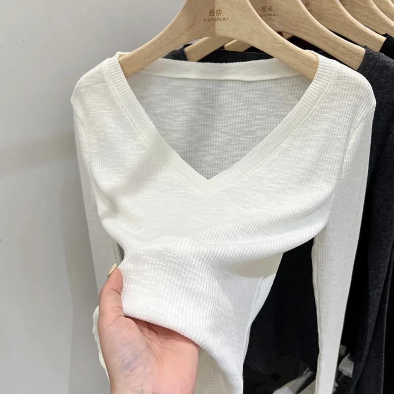 White V-neck Skinny Screw Thread Cotton Bottoming T-shirt Women Slim Long-sleeve Basic Tshirt Female Trendy Solid Color Tops
White V-neck Skinny Screw Thread Cotton Bottoming T-shirt Women Slim Long-sleeve Basic Tshirt Female Trendy Solid Color Tops
