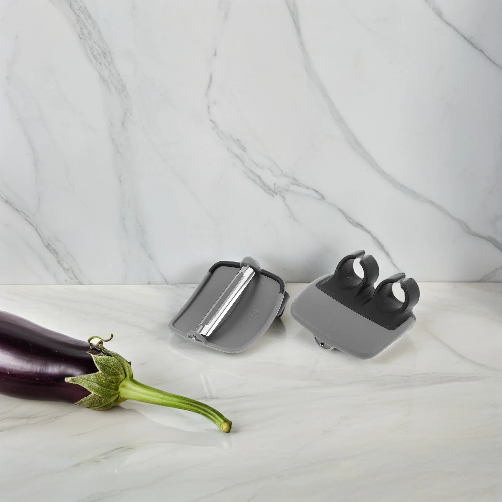 4Pcs Stainless Steel Vegetable Peeler Compact Palm Design for Fruit Potato Carrot Non-Slip Grip Kitchen Gadget Efficient Peeling
4Pcs Stainless Steel Vegetable Peeler Compact Palm Design for Fruit Potato Carrot Non-Slip Grip Kitchen Gadget Efficient Peeling