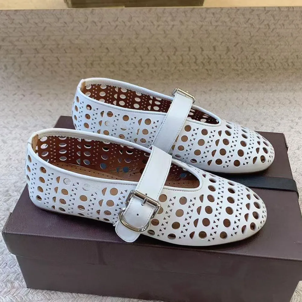 2026 Fashion Hollow Leather One Button Flat Ballet Shoes Mary Jane Shoes Trendy New Autumn Edition
2026 Fashion Hollow Leather One Button Flat Ballet Shoes Mary Jane Shoes Trendy New Autumn Edition