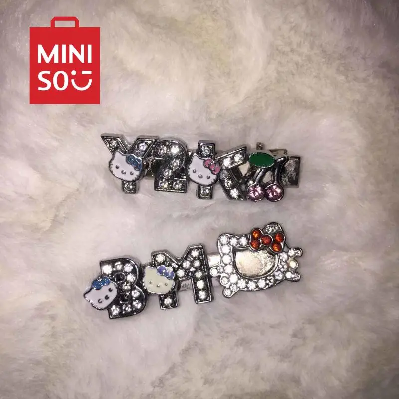 Kawaii Sanrio Hairpin Anime Cute Hello Kitty Cartoon Y2K Exquisite and Fashion Sparkling Hair Clip Hair Ornaments Gift for Girl
Kawaii Sanrio Hairpin Anime Cute Hello Kitty Cartoon Y2K Exquisite and Fashion Sparkling Hair Clip Hair Ornaments Gift for Girl