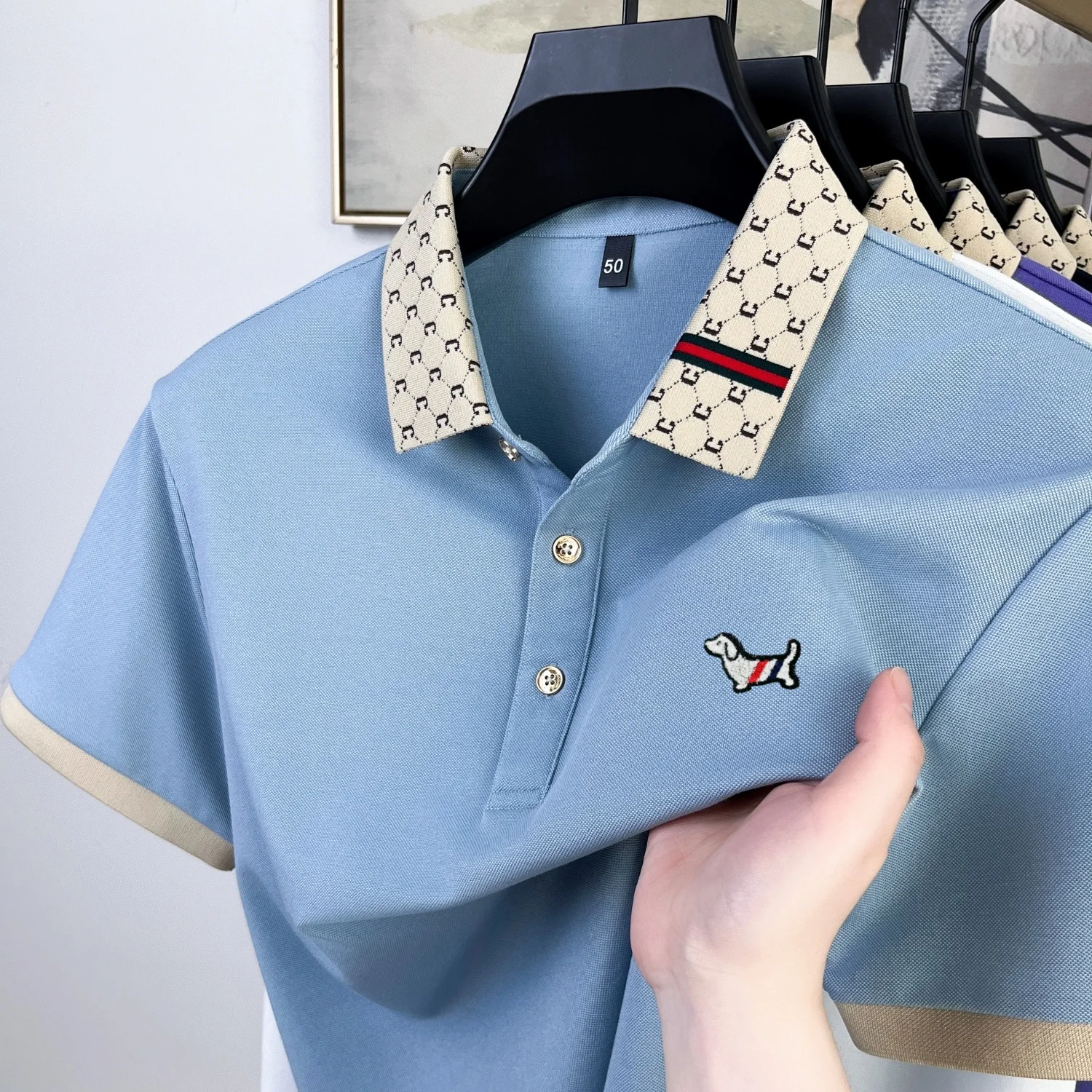 luxury brand mens short sleeve polo shirt for summer comfortable texture trendy cartoon dog offset printingKorean casual T-shirt
luxury brand mens short sleeve polo shirt for summer comfortable texture trendy cartoon dog offset printingKorean casual T-shirt