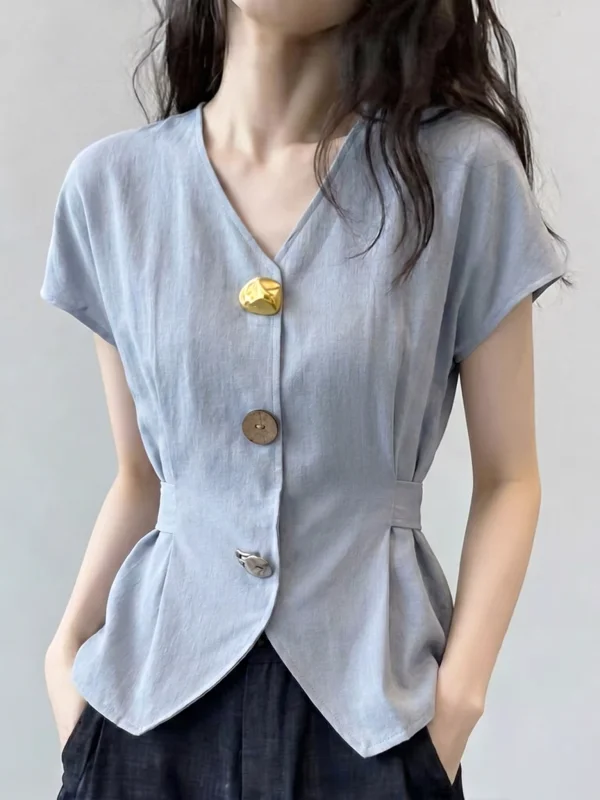 Elegant Light Blue V-Neck Short Sleeve Shirt Women's plus Size Fitted Top Korean Style Commute Fashion Loose Fit Summer New A...
Elegant Light Blue V-Neck Short Sleeve Shirt Women's plus Size Fitted Top Korean Style Commute Fashion Loose Fit Summer New A...