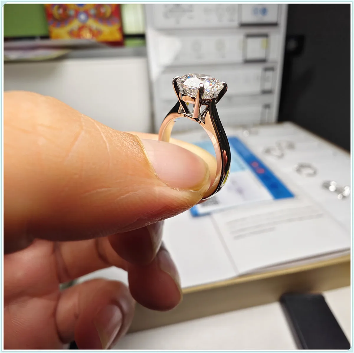 14K real gold laboratory grown diamond CVD round 2-carat IGI 4-prong wedding diamond ring, platinum diamond ring custom wholesal
14K real gold laboratory grown diamond CVD round 2-carat IGI 4-prong wedding diamond ring, platinum diamond ring custom wholesal