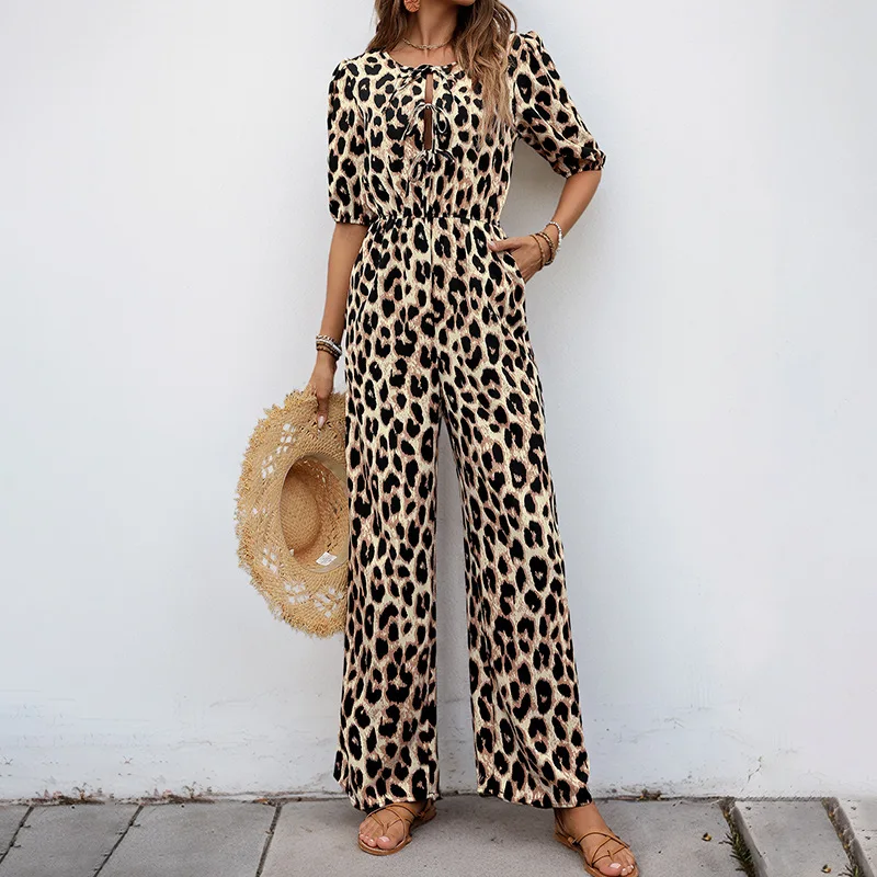 2025 Spring Summer New Office Fashion Leopard Print Jumpsuit Casual Round Neck Chest Tie Short Sleeve Slim High Waist Jumpsuit
2025 Spring Summer New Office Fashion Leopard Print Jumpsuit Casual Round Neck Chest Tie Short Sleeve Slim High Waist Jumpsuit
