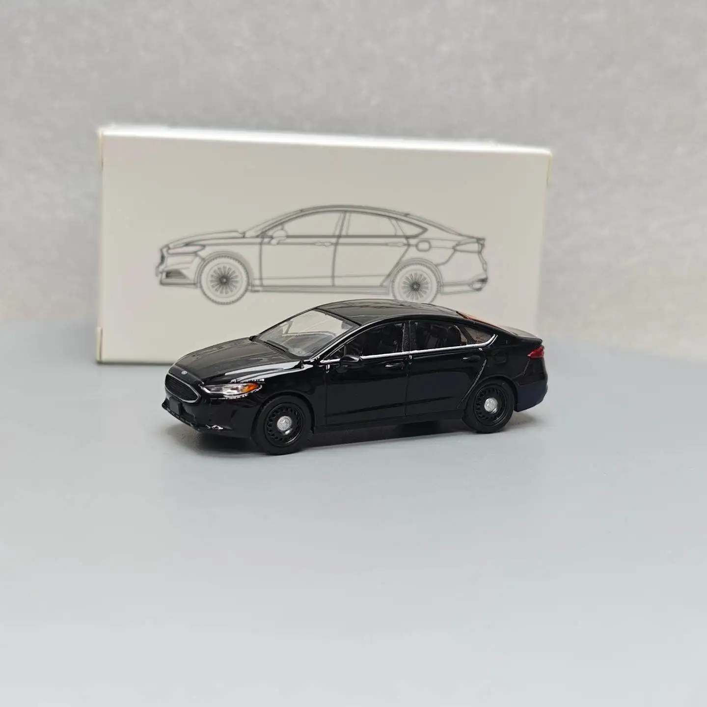 596 1:64 Mondeo Black Responder Hybrid 596 118 Diecast Alloy Car Model Collectible Gift
596 1:64 Mondeo Black Responder Hybrid 596 118 Diecast Alloy Car Model Collectible Gift