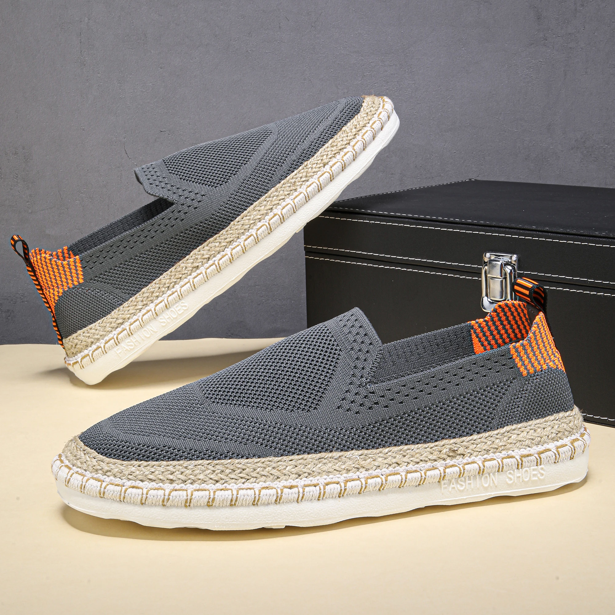 Men's Breathable Casual Shoes Lightweight Non-Slip Walking Shoes Comfortable Fashion Sneakers Suitable for Daily Wear
Men's Breathable Casual Shoes Lightweight Non-Slip Walking Shoes Comfortable Fashion Sneakers Suitable for Daily Wear