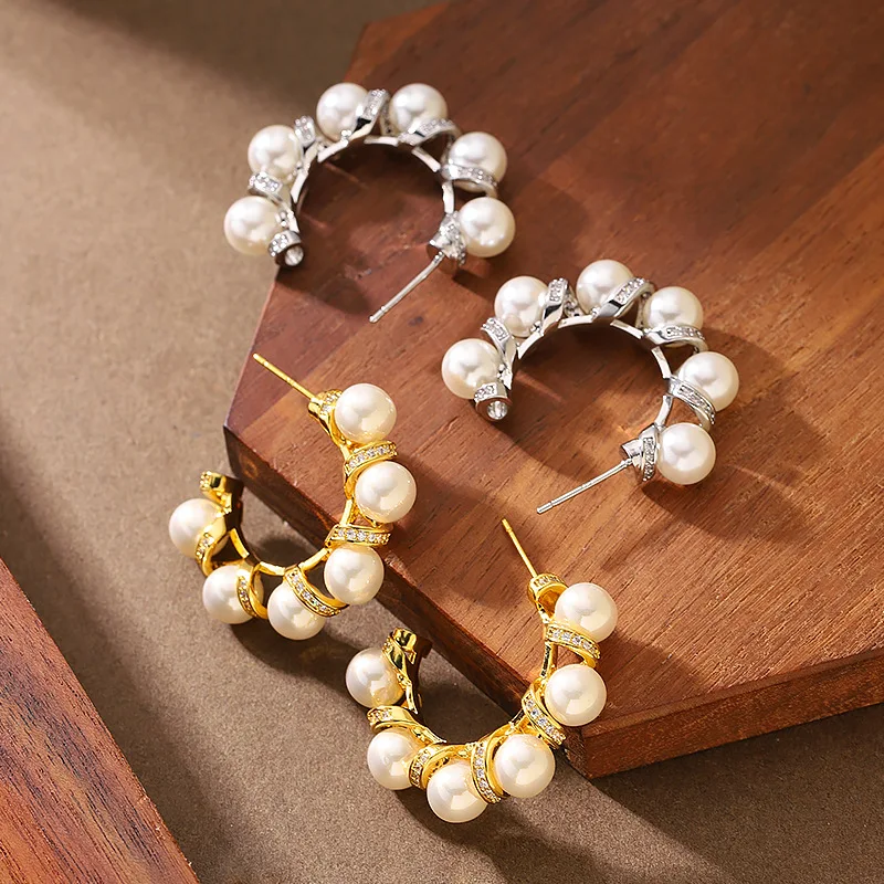 Stylish, exquisite, fresh and sweet, holiday style C-shaped pearl earrings, high-end, niche, luxury and personalized earrings
Stylish, exquisite, fresh and sweet, holiday style C-shaped pearl earrings, high-end, niche, luxury and personalized earrings