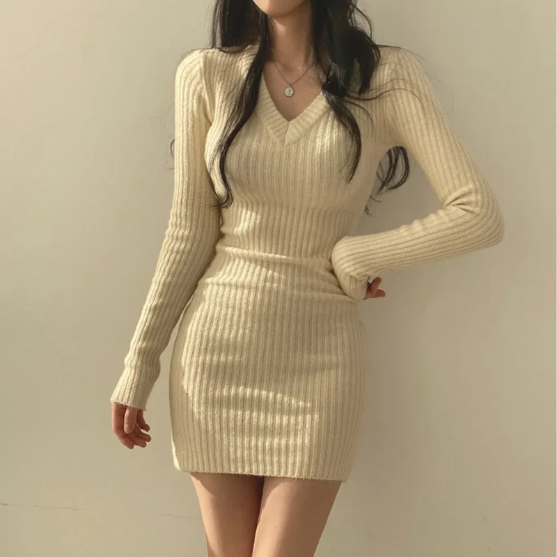 New Korean Style Design Sense V-neck Slim Fit Bottom Knitted Dress Women's Bag Hip Skirt Women
New Korean Style Design Sense V-neck Slim Fit Bottom Knitted Dress Women's Bag Hip Skirt Women