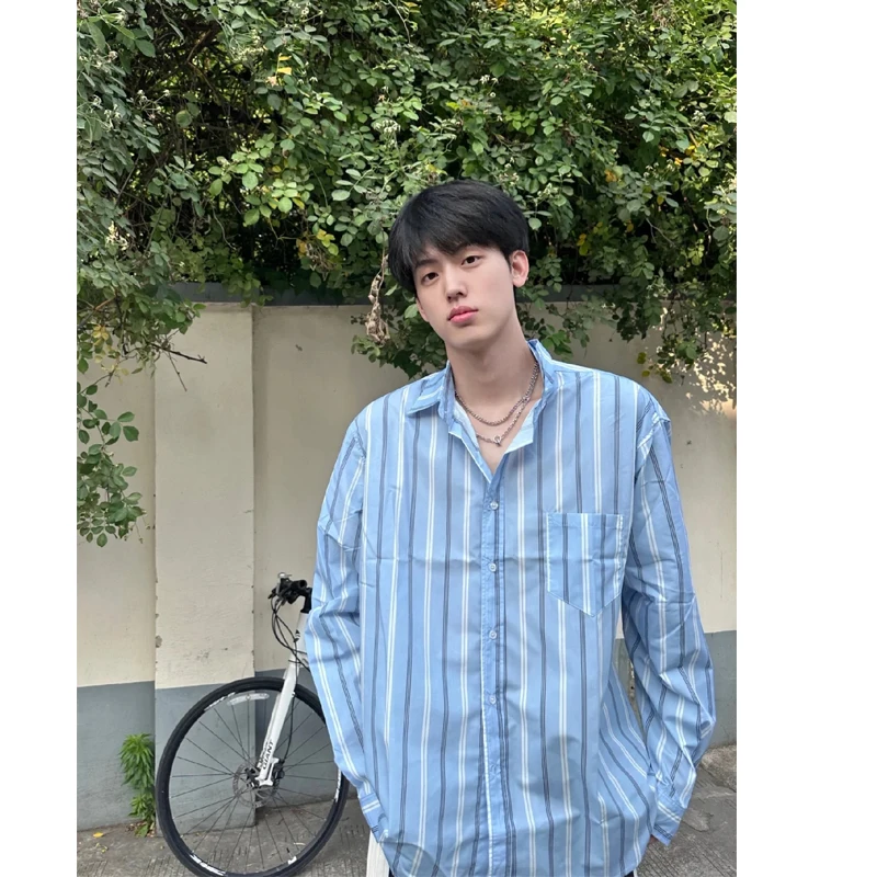 Мужская синяя полосатая рубашка с длинным рукавом, оверсайз, повседневная, модная, с американским буквенным принтом, для весны и осени, новинка
Мужская синяя полосатая рубашка с длинным рукавом, оверсайз, повседневная, модная, с американским буквенным принтом, для весны и осени, новинка