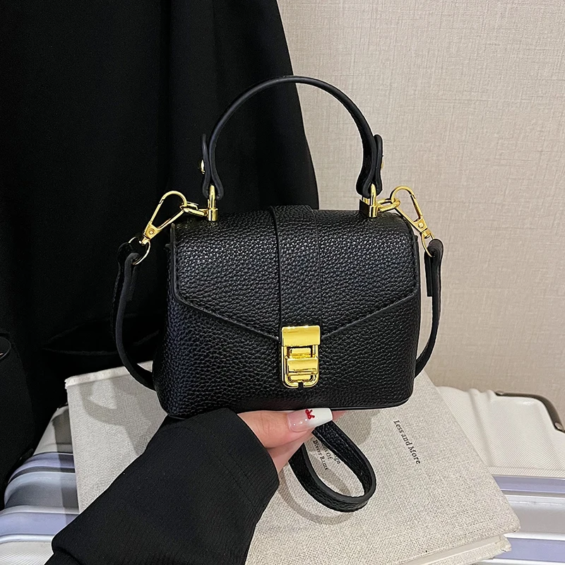 Designer Women Shoulder Bag Fashion Handbag Purse Crossbody Bag For Women 2025 Flap Women Messenger Bags Classic Pu Ladies Bag
Designer Women Shoulder Bag Fashion Handbag Purse Crossbody Bag For Women 2025 Flap Women Messenger Bags Classic Pu Ladies Bag