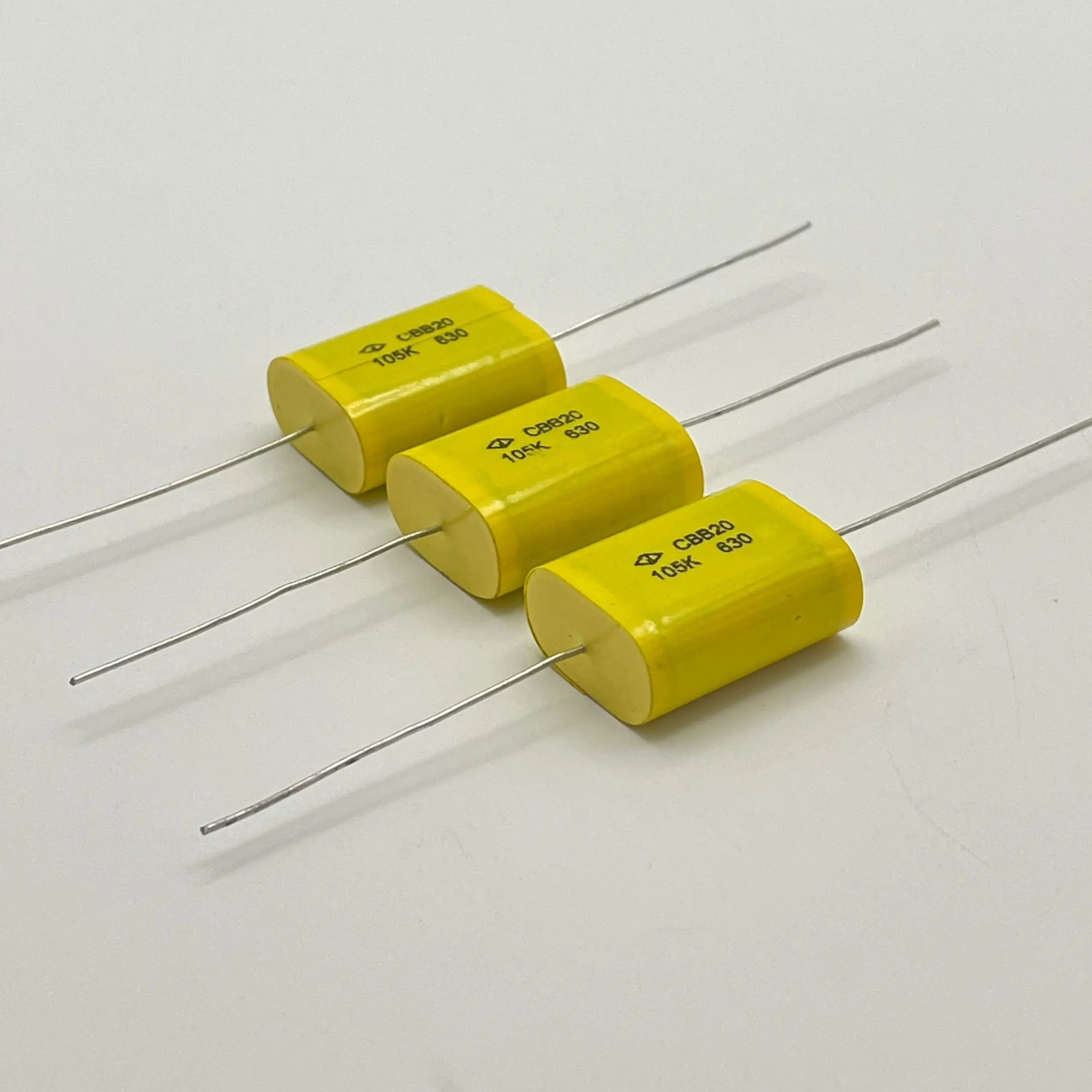 Brand new original stepless film capacitor CBB20 630V105K 630V 1UF 105K630V axial capacitor 26*20*11MM
Brand new original stepless film capacitor CBB20 630V105K 630V 1UF 105K630V axial capacitor 26*20*11MM