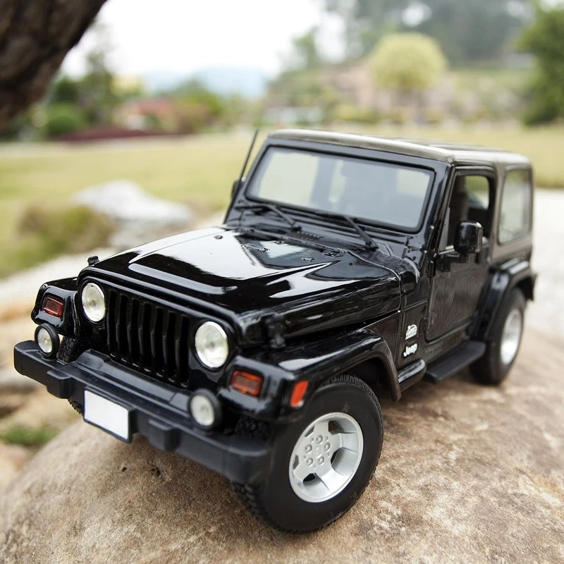 Simulation Alloy Car Model 1:18 Wrangler Sahara Car Model
Simulation Alloy Car Model 1:18 Wrangler Sahara Car Model