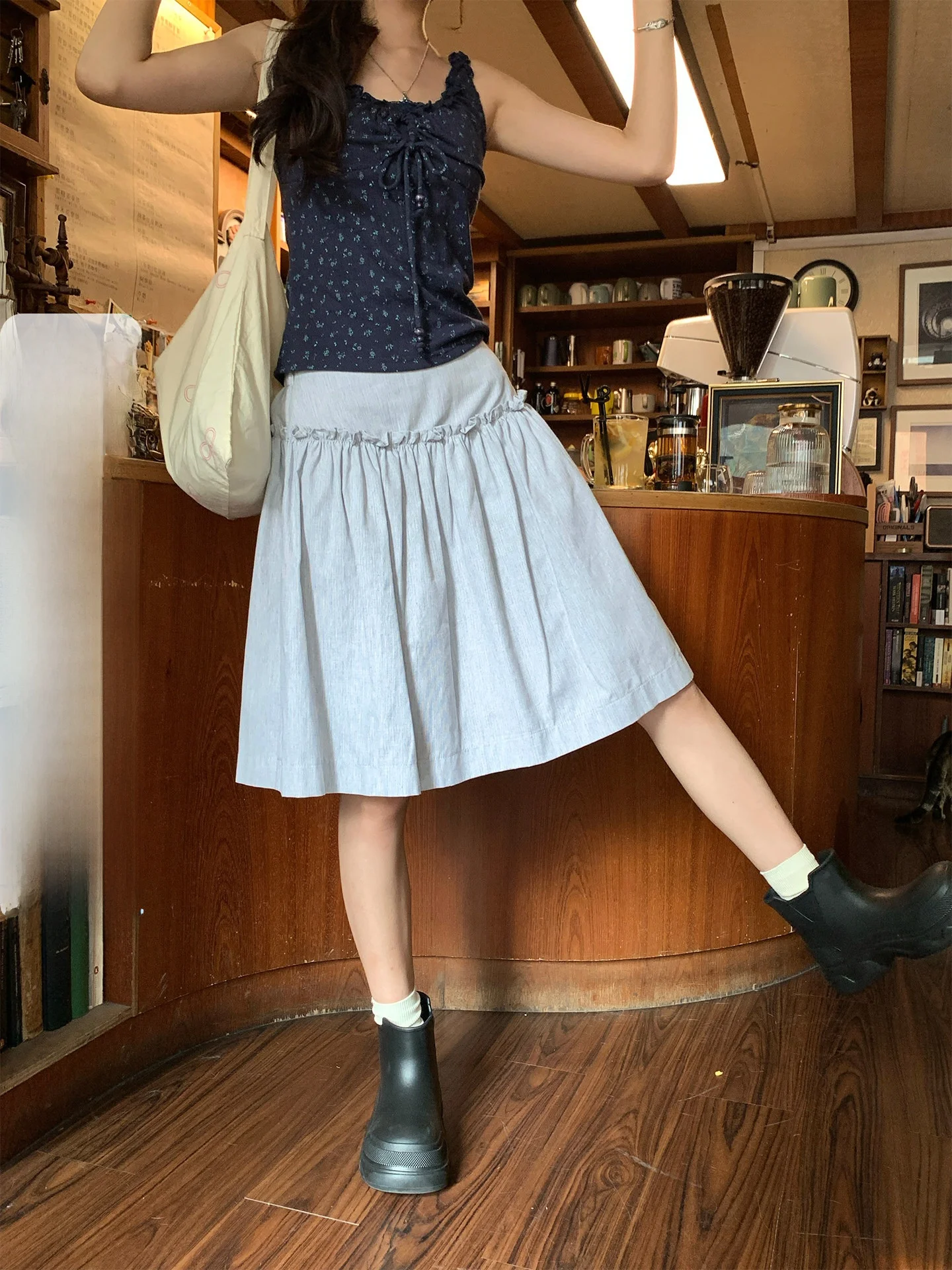 Hollyii Korean Style Pure Color Slimming Sweet Short Half Skirt Elastic Wood Grain Ruffle Spring Summer New Arrival for Women
Hollyii Korean Style Pure Color Slimming Sweet Short Half Skirt Elastic Wood Grain Ruffle Spring Summer New Arrival for Women
