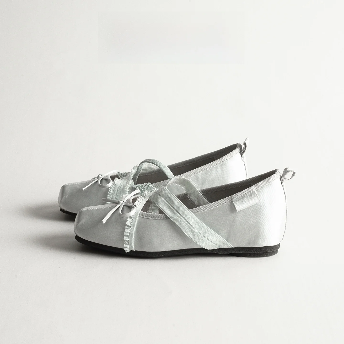 Silver round Head Mary Jane Shoes Women's Satin Bow Tie Casual Low Cut Ballet Single Shoes Fashionable Comfortable Flats
Silver round Head Mary Jane Shoes Women's Satin Bow Tie Casual Low Cut Ballet Single Shoes Fashionable Comfortable Flats