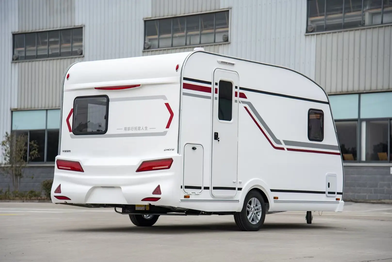 Алюминиевый экспедиционный автокемпер 5500*2100*2100 мм для внедорожников 4x4, жилой модуль-фургон с санузлом, в продаже
Алюминиевый экспедиционный автокемпер 5500*2100*2100 мм для внедорожников 4x4, жилой модуль-фургон с санузлом, в продаже