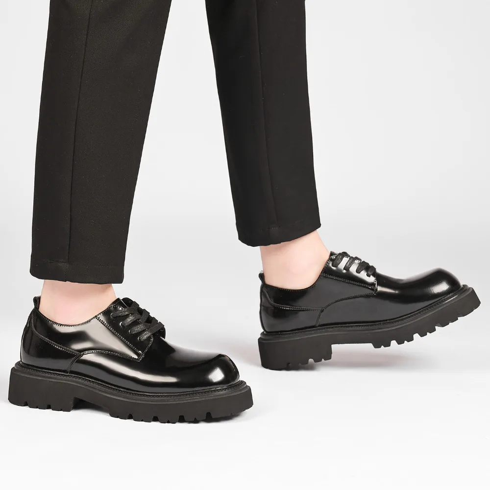 Men's Trend Fashion Casual Round Head Versatile Fashion High Business Commute Bright Leather Heightening Platform Light Shoes
Men's Trend Fashion Casual Round Head Versatile Fashion High Business Commute Bright Leather Heightening Platform Light Shoes