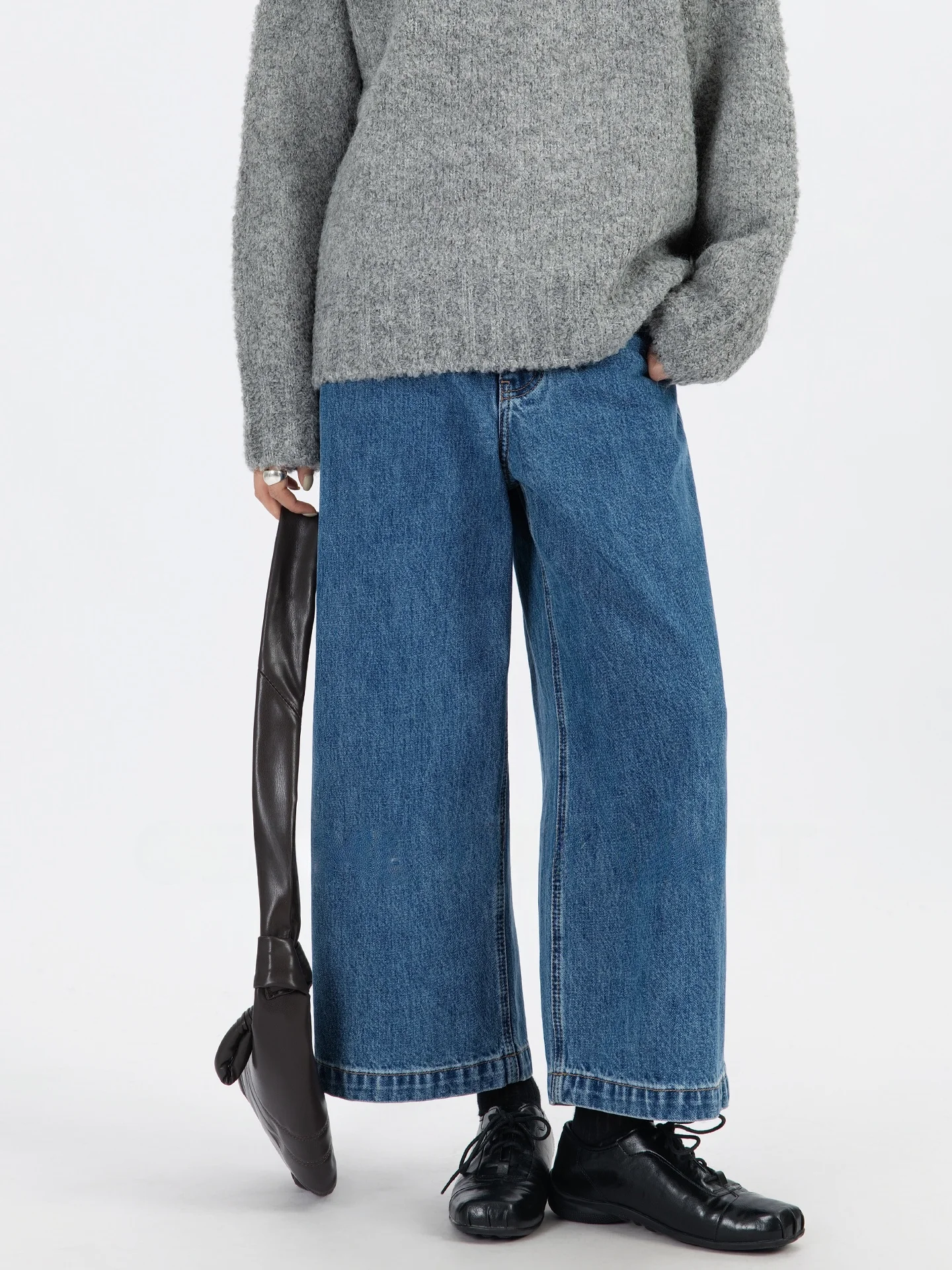 Женские джинсы с высокой талией, свободного прямого кроя, синие, из хлопкового денима, с геометрическим узором, повседневные, из стираного хлопка
Женские джинсы с высокой талией, свободного прямого кроя, синие, из хлопкового денима, с геометрическим узором, повседневные, из стираного хлопка