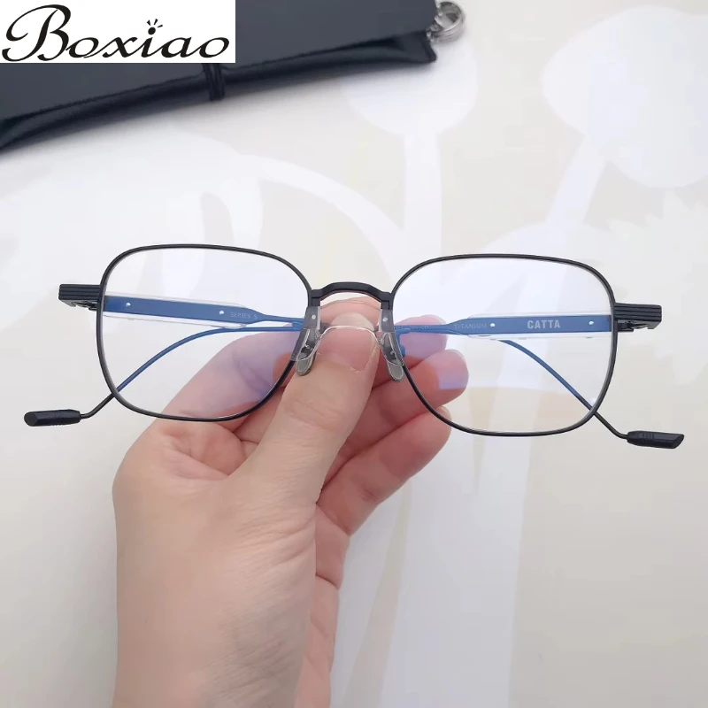 Frame Catta Fashion Temples Pure Titanium Glasses Frame with Myopia Glasses for Men and Women with Color-changing Full Frame.
Frame Catta Fashion Temples Pure Titanium Glasses Frame with Myopia Glasses for Men and Women with Color-changing Full Frame.