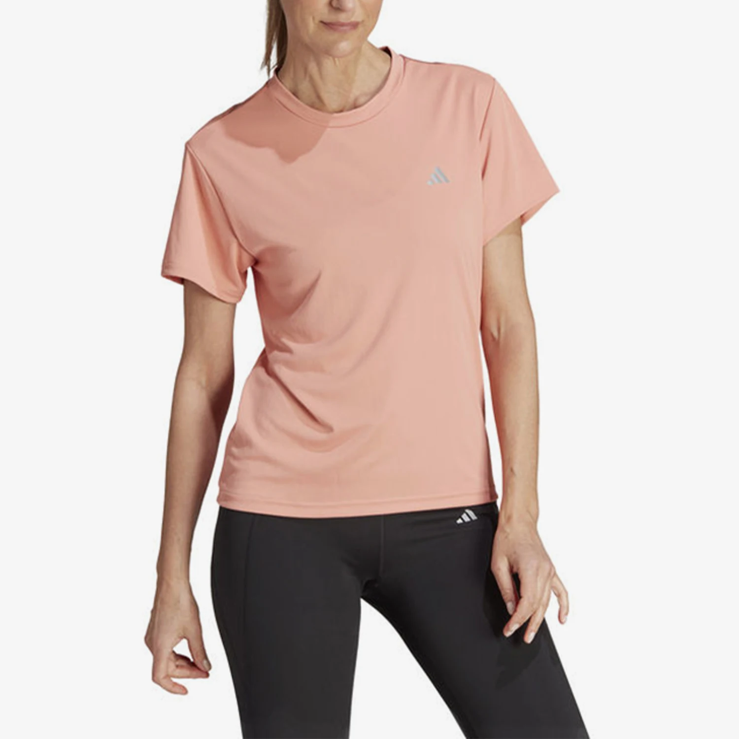 Оригинальная женская дышащая футболка Adidas RUN IT TEE с короткими рукавами для бега и тренировок IK9385
Оригинальная женская дышащая футболка Adidas RUN IT TEE с короткими рукавами для бега и тренировок IK9385