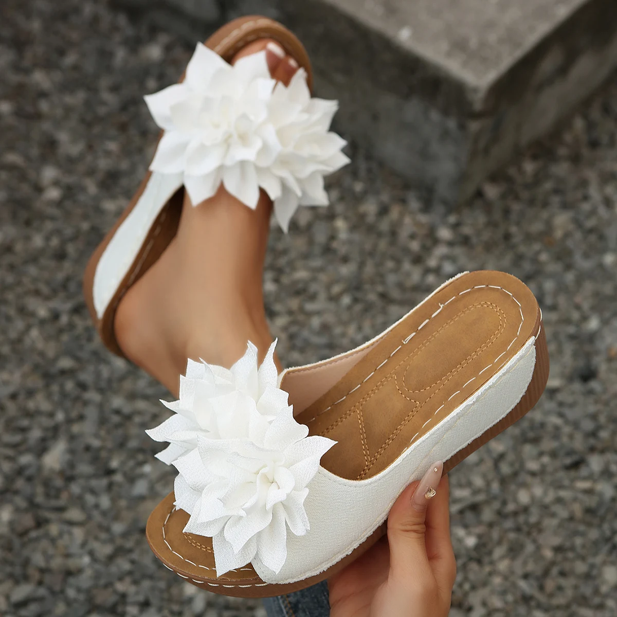 Trend Women Wedges Sandals 2025 New Summer Sandals Slip on Fashion Woman Shoes Comfortable Flower Platform Slippers Slides Women
Trend Women Wedges Sandals 2025 New Summer Sandals Slip on Fashion Woman Shoes Comfortable Flower Platform Slippers Slides Women