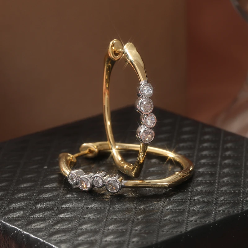 Gold Plated Hoop Earrings with 4pcs Clear Zircon Bezel Set, Two-tone Huggie Earrings for Women Daily Wear Jewelry
Gold Plated Hoop Earrings with 4pcs Clear Zircon Bezel Set, Two-tone Huggie Earrings for Women Daily Wear Jewelry