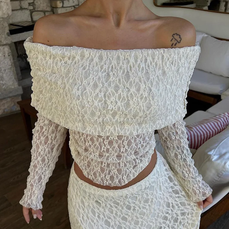 Autumn New Women'S Clothing Fashionable Temperament Sexy Versatile Lace One Shoulder Long Sleeved Top
Autumn New Women'S Clothing Fashionable Temperament Sexy Versatile Lace One Shoulder Long Sleeved Top