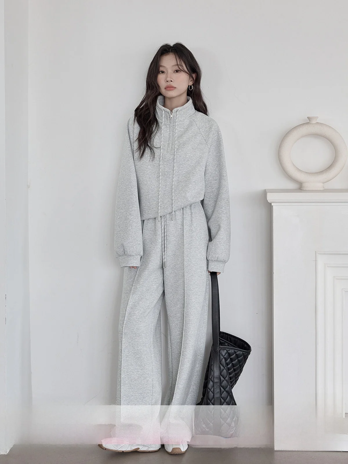 Grey Casual Sweatshirt Women's Spring 2026 New Loose Versatile Top HUIXI Drawstring Hooded Pullover Long Sleeve Color
Grey Casual Sweatshirt Women's Spring 2026 New Loose Versatile Top HUIXI Drawstring Hooded Pullover Long Sleeve Color