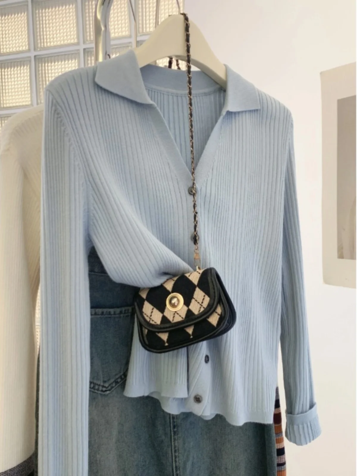 Вязаный кардиган Ele с открытым передом, женский, модный, высококачественный, небесно-голубой, размер S, для повседневной носки, в корейском стиле, V-образный вырез
Вязаный кардиган Ele с открытым передом, женский, модный, высококачественный, небесно-голубой, размер S, для повседневной носки, в корейском стиле, V-образный вырез