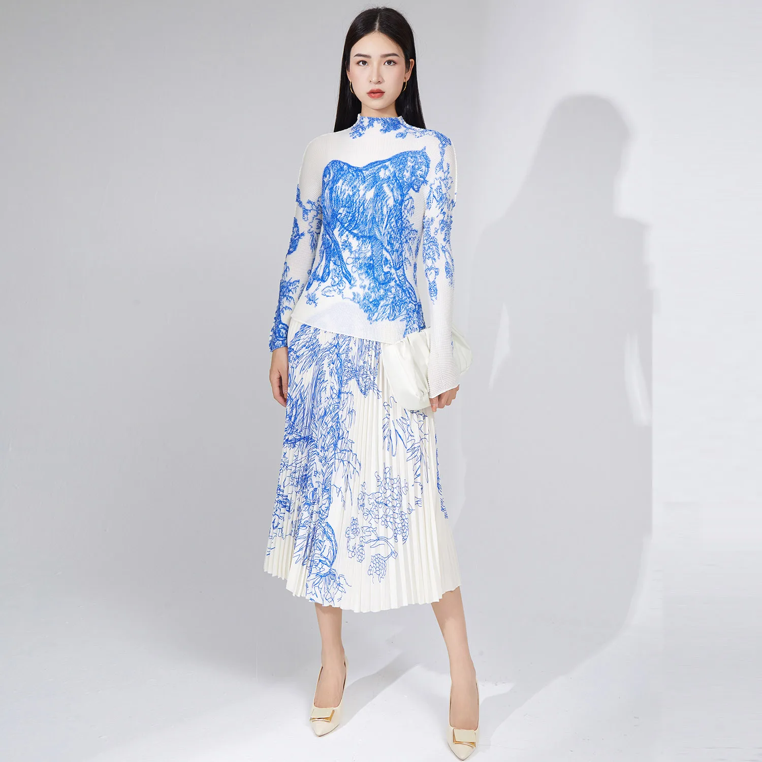 Best Selling Women Fashion Sets: 2025 Fashion Pleated Elastic Stretch Top and Chinese Skirt 2 Piece Set
Best Selling Women Fashion Sets: 2025 Fashion Pleated Elastic Stretch Top and Chinese Skirt 2 Piece Set