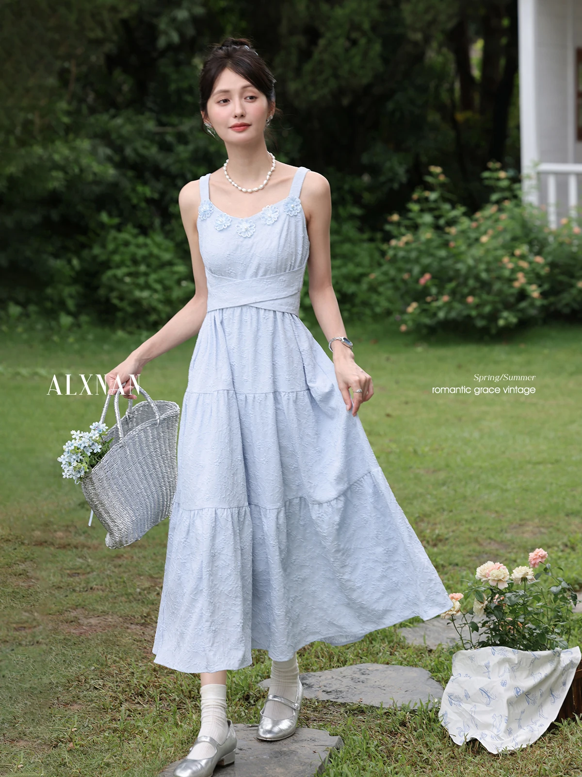 ALXNAN Women's Blue Long Dress Elegant Holiday 3D Flower Design Dress 2025 Summer A-line Casual Sleeveless Clothing DYL661756
ALXNAN Women's Blue Long Dress Elegant Holiday 3D Flower Design Dress 2025 Summer A-line Casual Sleeveless Clothing DYL661756