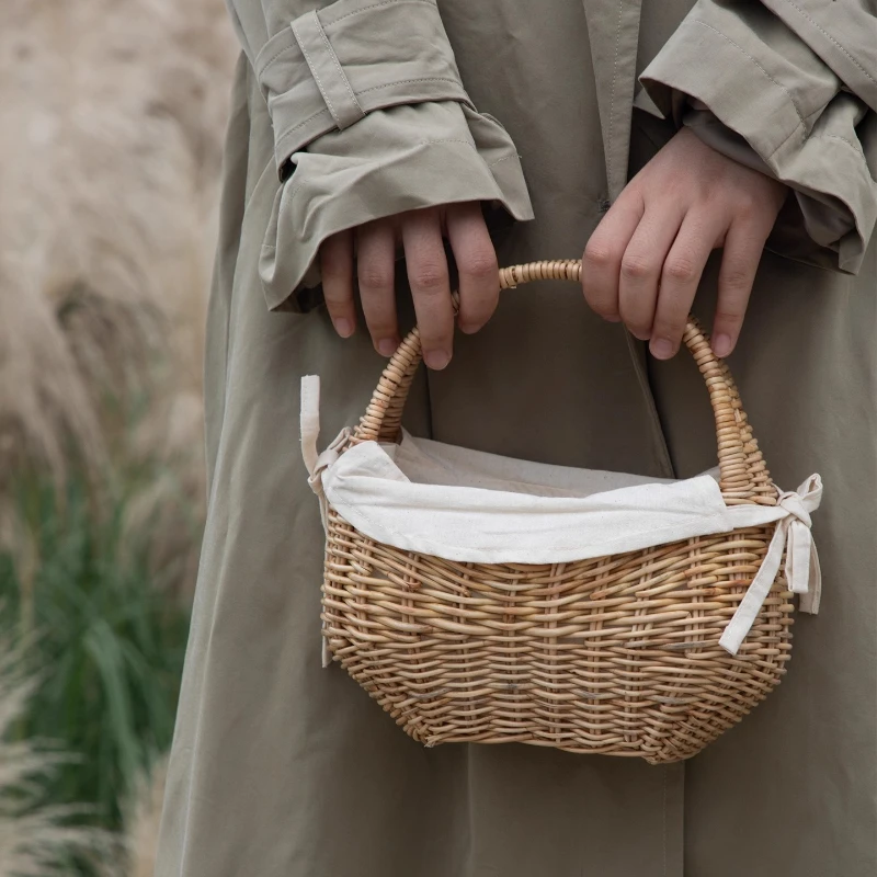 Rattan Weave Handbag Basket Bohemian Tote Bag with Plant Fiber Artistic Storage Purse for Beach & Market Creative Storage Basket 
Rattan Weave Handbag Basket Bohemian Tote Bag with Plant Fiber Artistic Storage Purse for Beach & Market Creative Storage Basket
