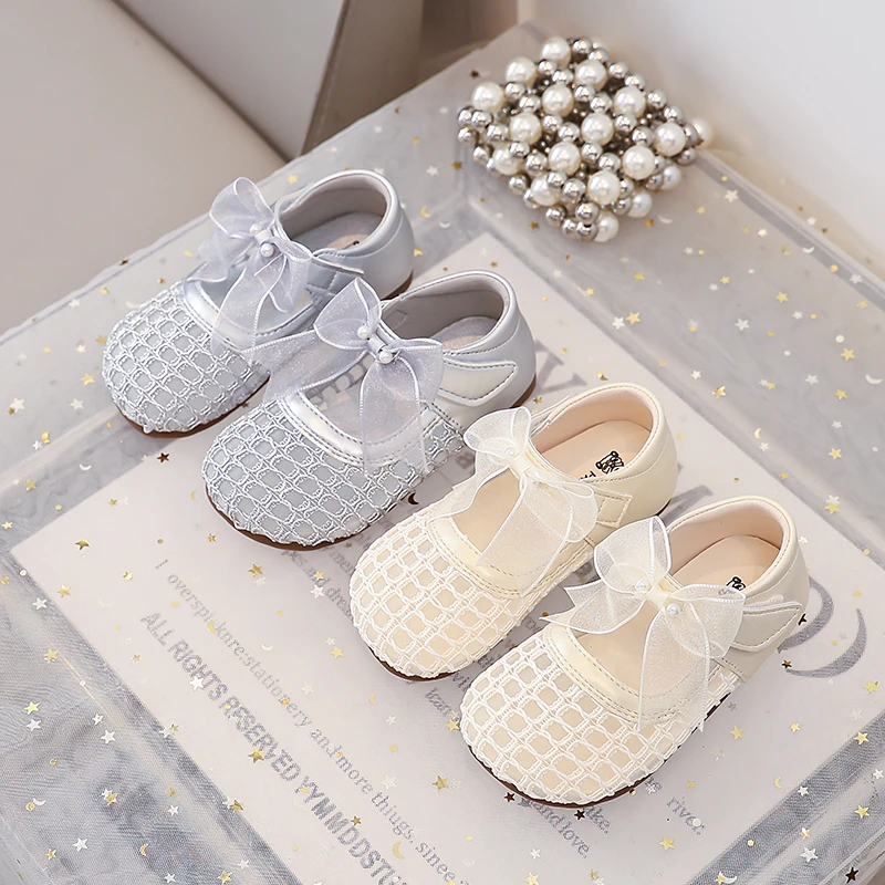 Mumoresip Girls Flat Shoes Breathable Soft Sole Kids Mesh Princess Shoes Sweet Lace Bows 2026 Summer New Children Casual Shoes
Mumoresip Girls Flat Shoes Breathable Soft Sole Kids Mesh Princess Shoes Sweet Lace Bows 2026 Summer New Children Casual Shoes