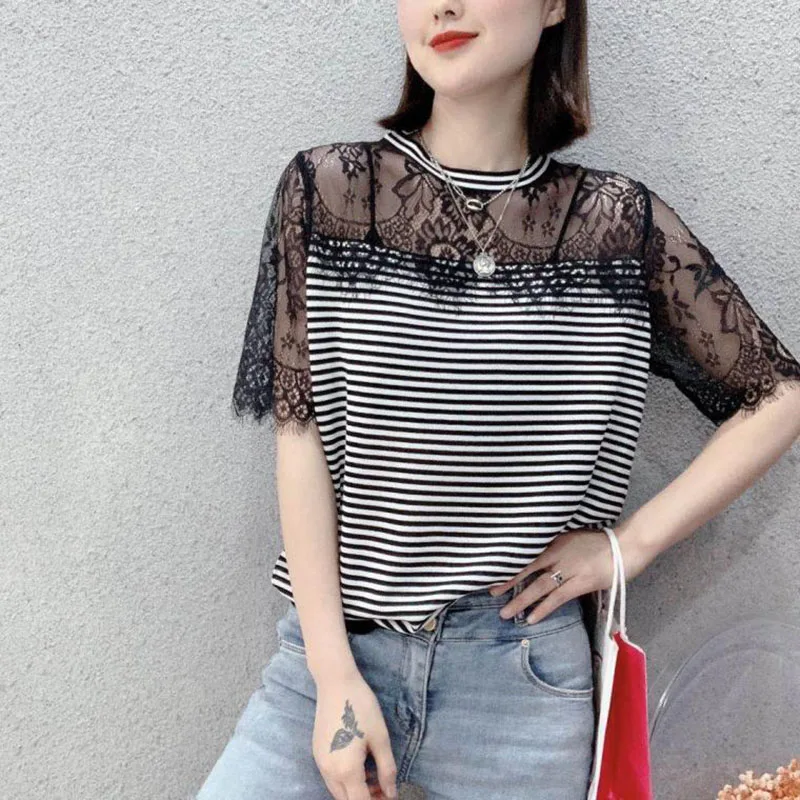 Fashion Printed Spliced Lace Ruffles Hollow Out Striped Blouse Women's Clothing 2023 Summer New Casual Pullovers Korean Shirt
Fashion Printed Spliced Lace Ruffles Hollow Out Striped Blouse Women's Clothing 2023 Summer New Casual Pullovers Korean Shirt