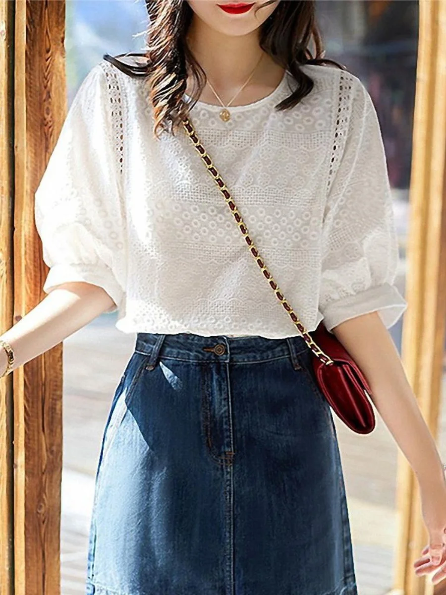 Summer 2024 Women's Thin Korean Style Short Sleeve Sexy Hollow out Loose Embroidered Shirt Breathable Casual High Quality Blouse
Summer 2024 Women's Thin Korean Style Short Sleeve Sexy Hollow out Loose Embroidered Shirt Breathable Casual High Quality Blouse
