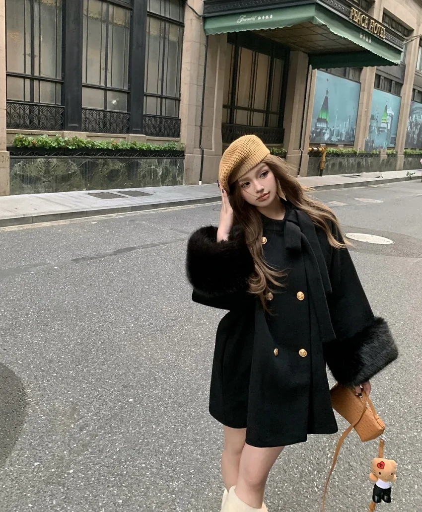 Wool Blend Coat with Detachable Fur Sleeve Double-breasted Bow Tie Women Winter Outfit 2024 Clothing Mixtures Cashmere Jacket
Wool Blend Coat with Detachable Fur Sleeve Double-breasted Bow Tie Women Winter Outfit 2024 Clothing Mixtures Cashmere Jacket