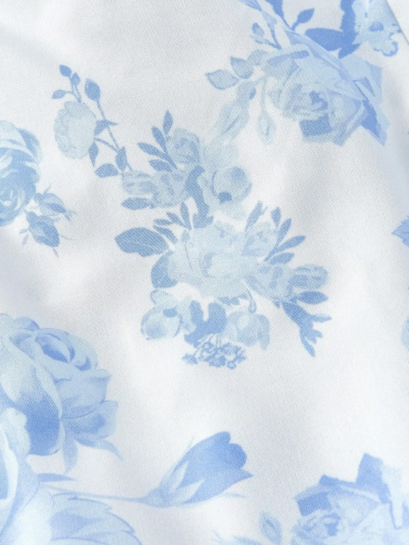 Light Blue And White Floral Print Halter Midi Dress With Sweetheart Neckline, Fitted Waist, Flared Skirt, Vintage Romantic Style
Light Blue And White Floral Print Halter Midi Dress With Sweetheart Neckline, Fitted Waist, Flared Skirt, Vintage Romantic Style