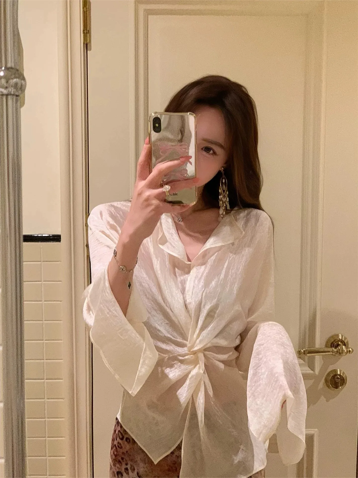 Unique Luxury Knot Long Sleeve Shirt Women Summer New Loose Slimming Versatile Thin Sun Protection Top Korean Style Commute
Unique Luxury Knot Long Sleeve Shirt Women Summer New Loose Slimming Versatile Thin Sun Protection Top Korean Style Commute