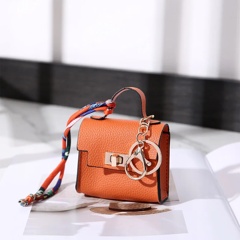 Light Luxury High-end Coin Purses Fashionable Exquisite Bag Accessories New Silk Scarf Bracelet Portable Mini Keychain Pendants
Light Luxury High-end Coin Purses Fashionable Exquisite Bag Accessories New Silk Scarf Bracelet Portable Mini Keychain Pendants