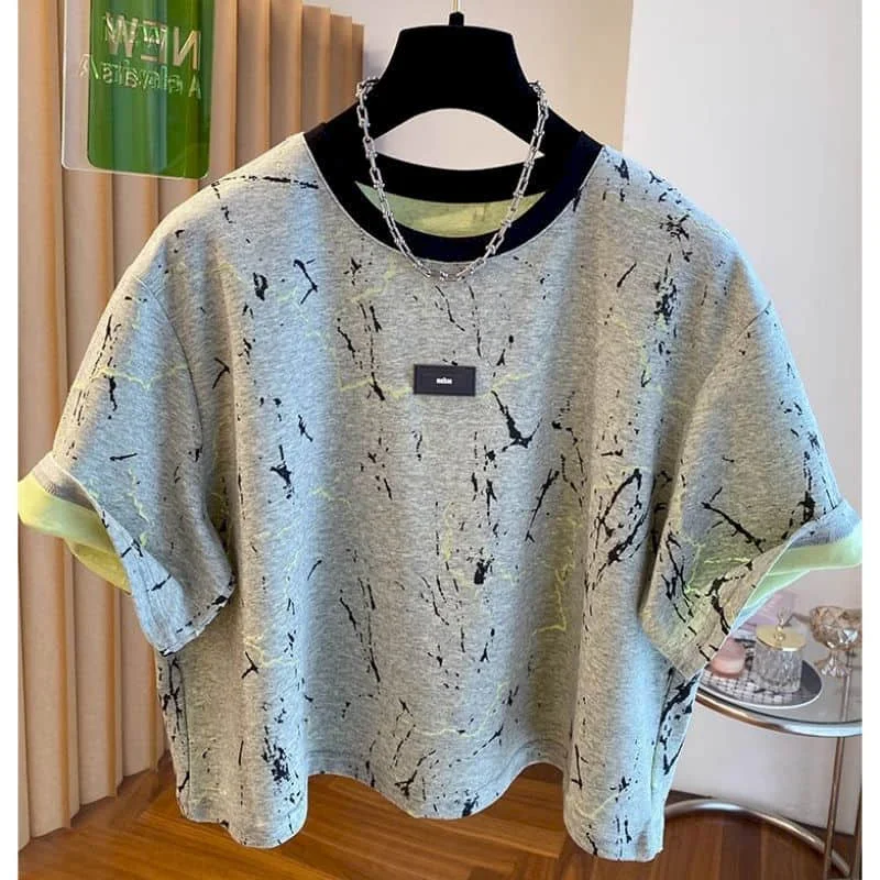 Женские футболки с круглым вырезом, летние свободные укороченные топы с граффити, повседневная эстетичная женская одежда в корейском стиле с короткими рукавами
Женские футболки с круглым вырезом, летние свободные укороченные топы с граффити, повседневная эстетичная женская одежда в корейском стиле с короткими рукавами