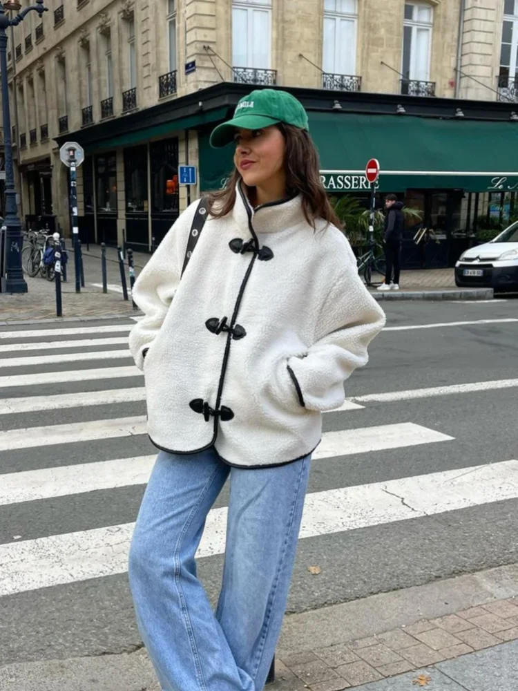 Qutumn Winter Single Breasted Loose Lamb Wool Jacket Women Casual Stand Collar Long Sleeves Thick Coat Lady Street Outerwear
Qutumn Winter Single Breasted Loose Lamb Wool Jacket Women Casual Stand Collar Long Sleeves Thick Coat Lady Street Outerwear