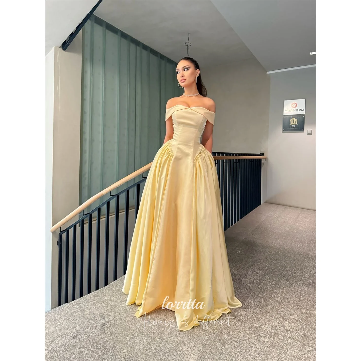 Lorrtta Satin Off The Shoulder Yellow Ball Gown Evening Dress 2026 Prom Dress Formal Women's Ladies Custom Made Customized
Lorrtta Satin Off The Shoulder Yellow Ball Gown Evening Dress 2026 Prom Dress Formal Women's Ladies Custom Made Customized
