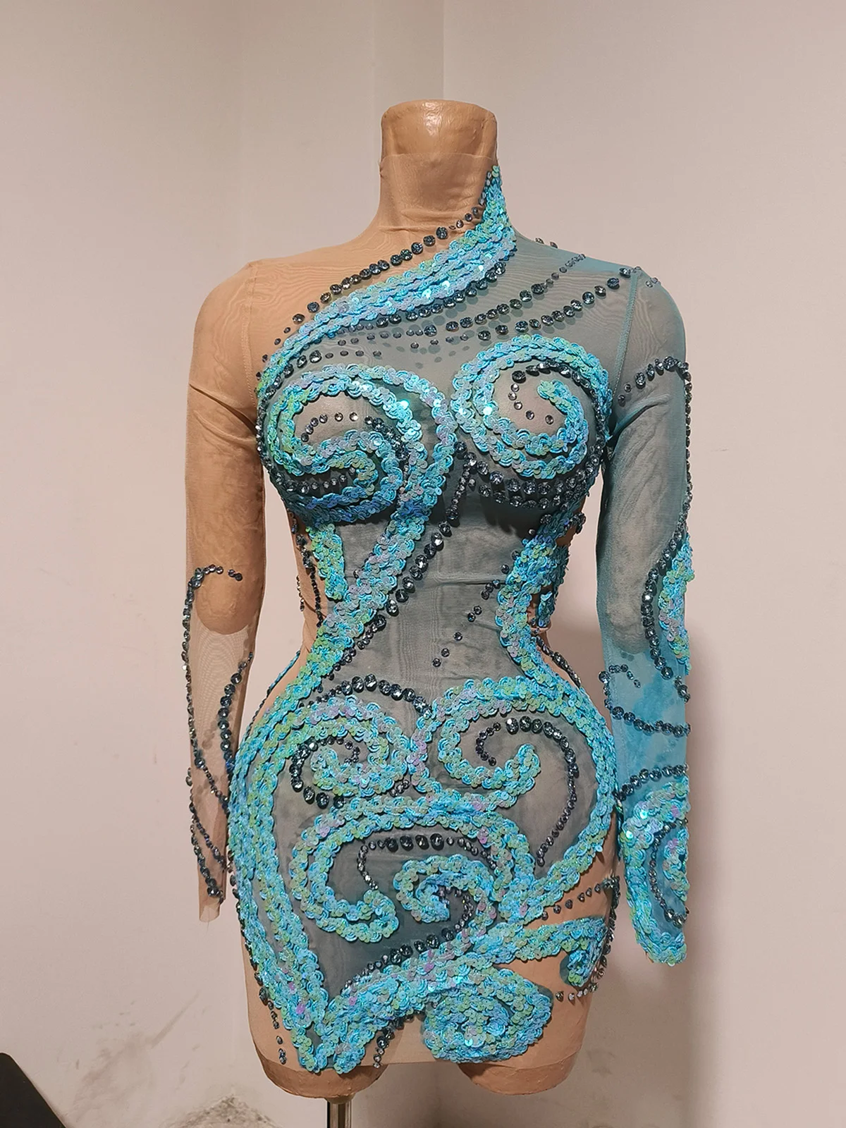 Luxury Blue Sheer Mesh Long Sleeve New Bodycon Mini Dress Sequins Rhinestone Embellished Sexy Party Nightclub Bodysuit
Luxury Blue Sheer Mesh Long Sleeve New Bodycon Mini Dress Sequins Rhinestone Embellished Sexy Party Nightclub Bodysuit