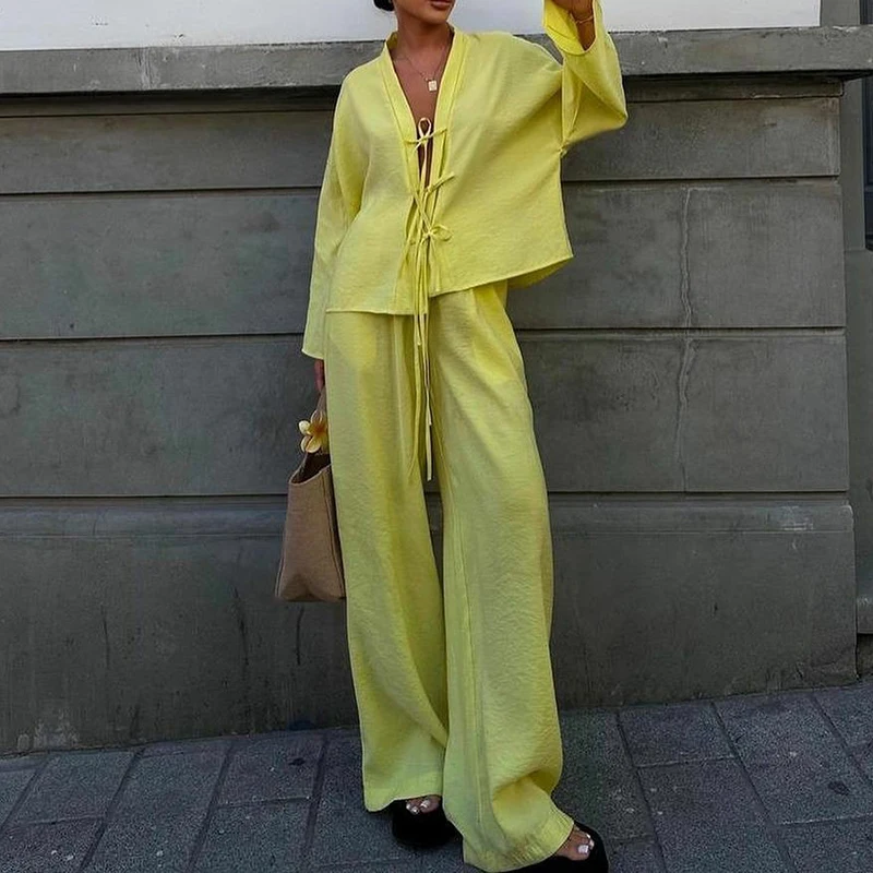 Women Casual Long Sleeve Solid Color Outfits 2025 Fashion High Street Loose Suit Sexy V-neck Lace-up Hollow Top & Long Pant Suit
Women Casual Long Sleeve Solid Color Outfits 2025 Fashion High Street Loose Suit Sexy V-neck Lace-up Hollow Top & Long Pant Suit