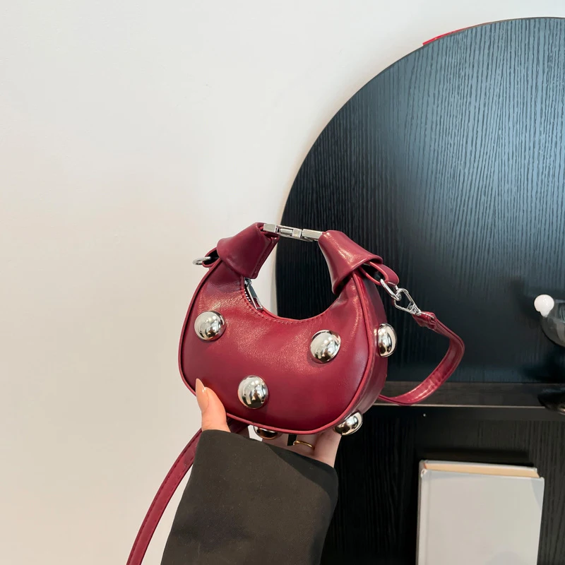 Retro Big Rivet Design Luxury Crossbody Bags For Women Streetwear Shoulder Dumpling Bag Exquisite Coin Purse,Mini Handbag
Retro Big Rivet Design Luxury Crossbody Bags For Women Streetwear Shoulder Dumpling Bag Exquisite Coin Purse,Mini Handbag
