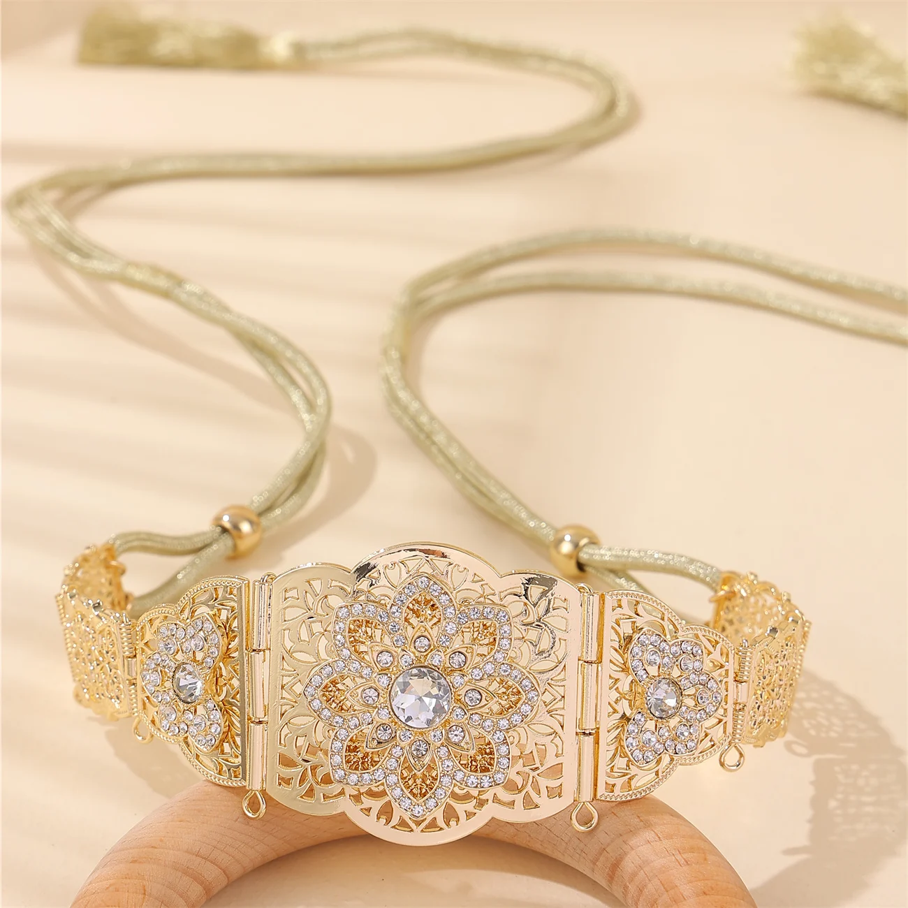 Luxury vintage-style women's jewelry belt adjustable length wedding/banquet/holiday accessory premium jewelry gift for women
Luxury vintage-style women's jewelry belt adjustable length wedding/banquet/holiday accessory premium jewelry gift for women