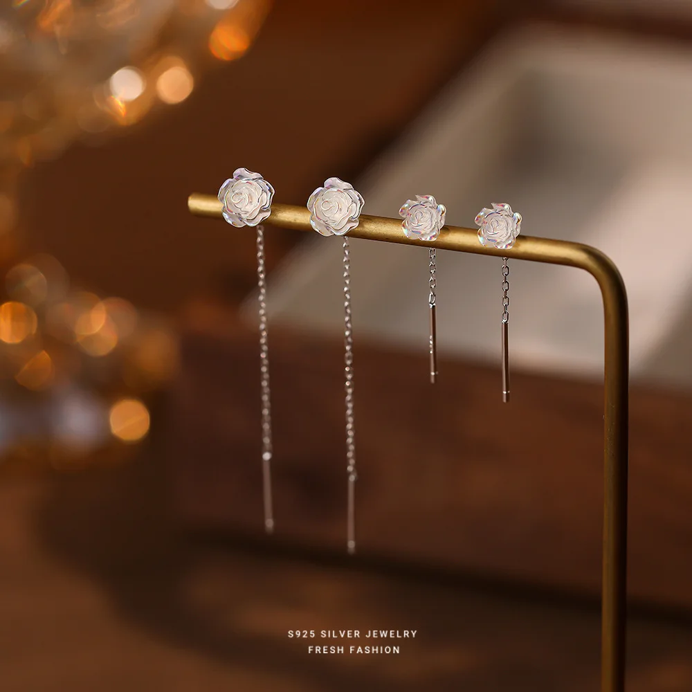 plata 925 tendencia Colorful White Rose Ear Wire Elegant and premium sweet tasseled earrings for woman
plata 925 tendencia Colorful White Rose Ear Wire Elegant and premium sweet tasseled earrings for woman