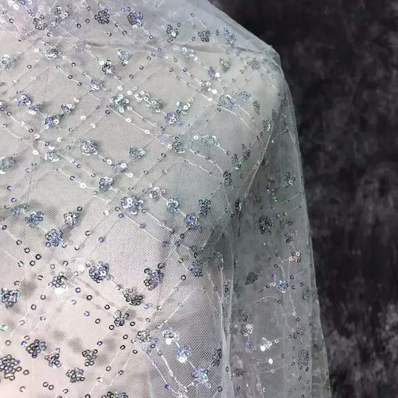 Хрустальная сетка, кружевная переливающаяся серебряная блестящая ткань для платья принцессы, блестящая вышивка, яркая шелковая сетчатая ткань для костюма «сделай сам»
Хрустальная сетка, кружевная переливающаяся серебряная блестящая ткань для платья принцессы, блестящая вышивка, яркая шелковая сетчатая ткань для костюма «сделай сам»
