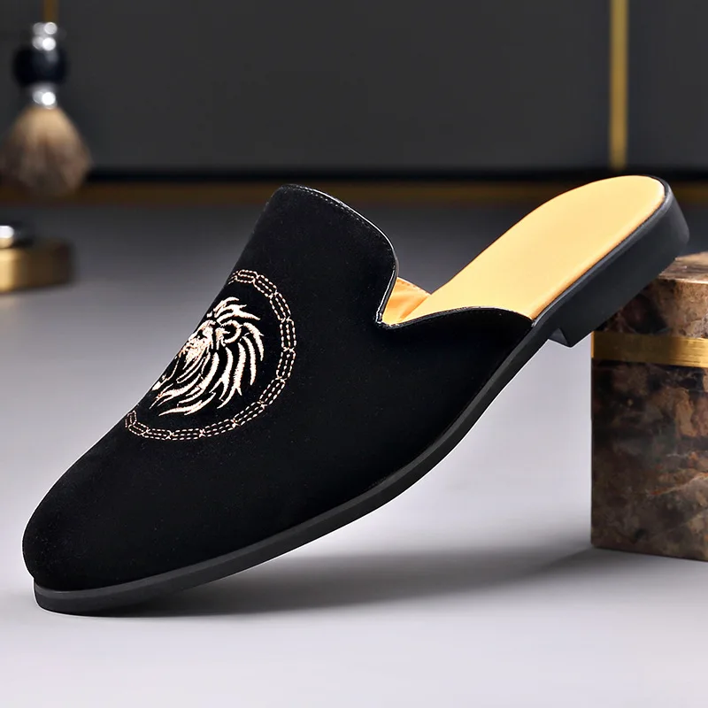 Summer New Shoes for Men Suede Leather Slippers Trend tiger Embroidery Casual Slides Cool Slip-on Loafers
Summer New Shoes for Men Suede Leather Slippers Trend tiger Embroidery Casual Slides Cool Slip-on Loafers