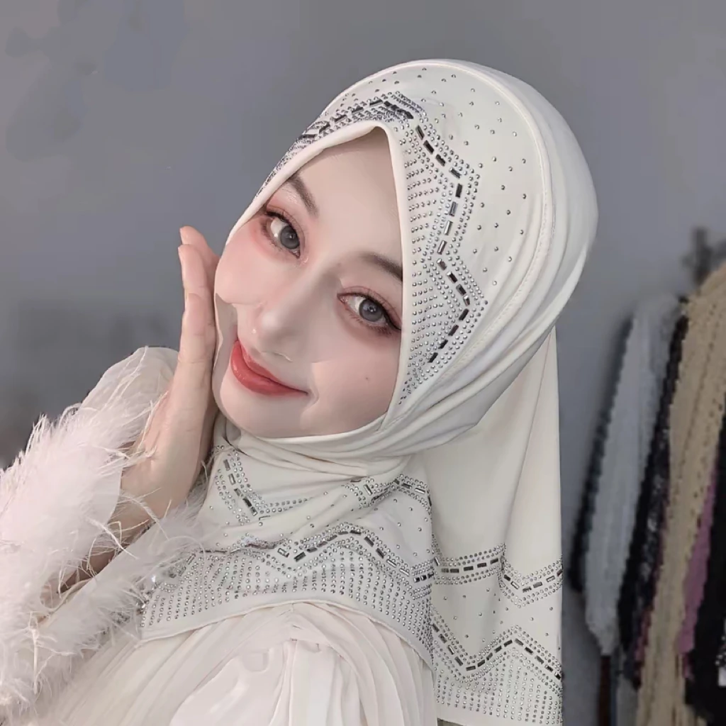 Fashion Muslim Islam Diamonds New Year Ready Female Hijab Wraps
Fashion Muslim Islam Diamonds New Year Ready Female Hijab Wraps